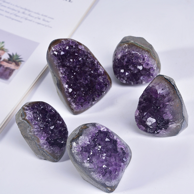 Natural crystal Uruguayan amethyst cluster crystal town home decoration rough stone polishing