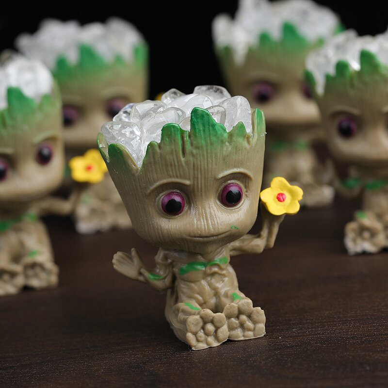 Natural white crystal Grut figurine and crystal ornament